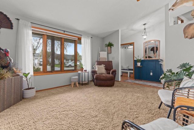 2212 W SENECA DRIVE, Appleton, WI 54914