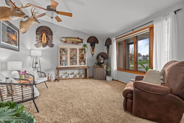 2212 W SENECA DRIVE, Appleton, WI 54914