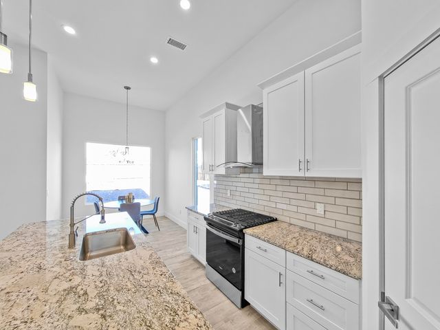21 Flower Garland Road, Santa Fe, NM 87508