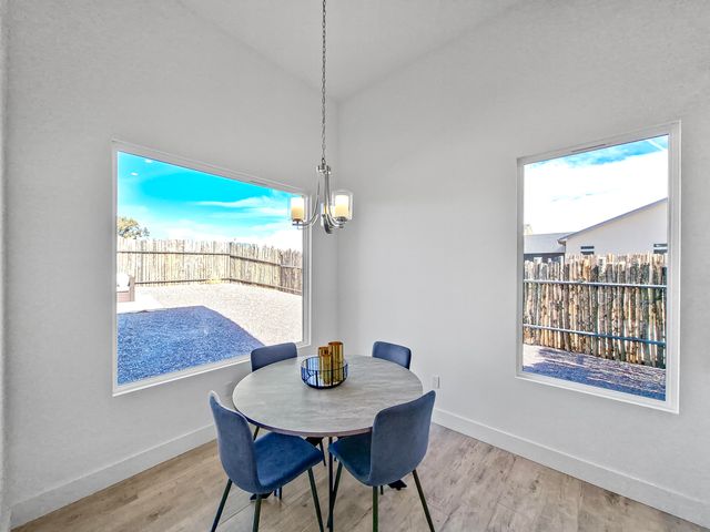 21 Flower Garland Road, Santa Fe, NM 87508
