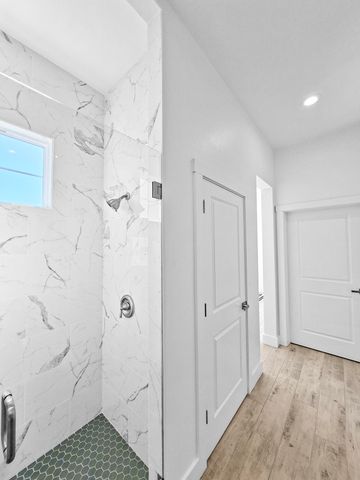 21 Flower Garland Road, Santa Fe, NM 87508