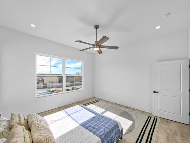 21 Flower Garland Road, Santa Fe, NM 87508