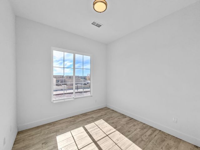 21 Flower Garland Road, Santa Fe, NM 87508