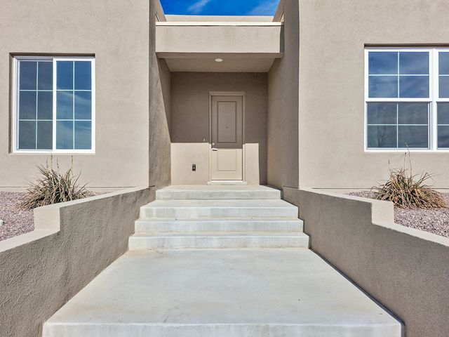 21 Flower Garland Road, Santa Fe, NM 87508