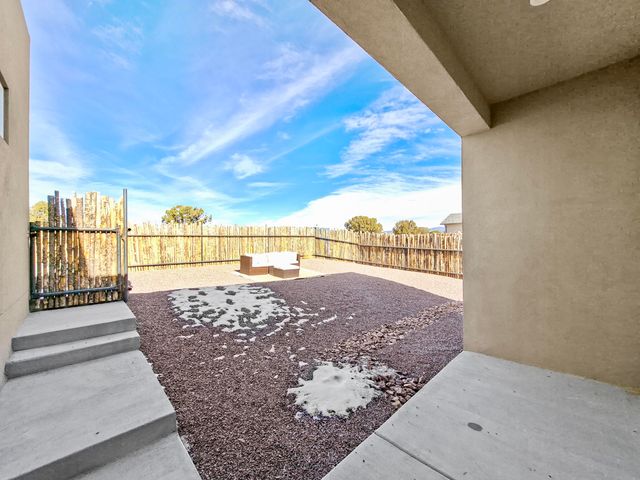 21 Flower Garland Road, Santa Fe, NM 87508