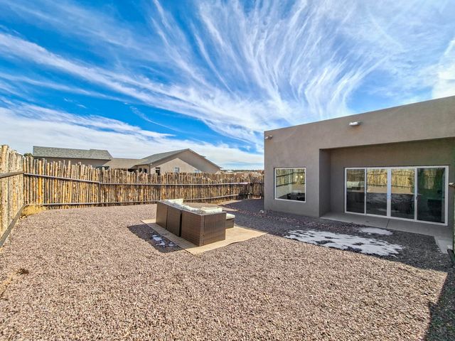 21 Flower Garland Road, Santa Fe, NM 87508