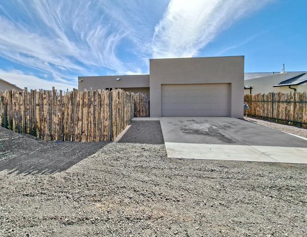 21 Flower Garland Road, Santa Fe, NM 87508