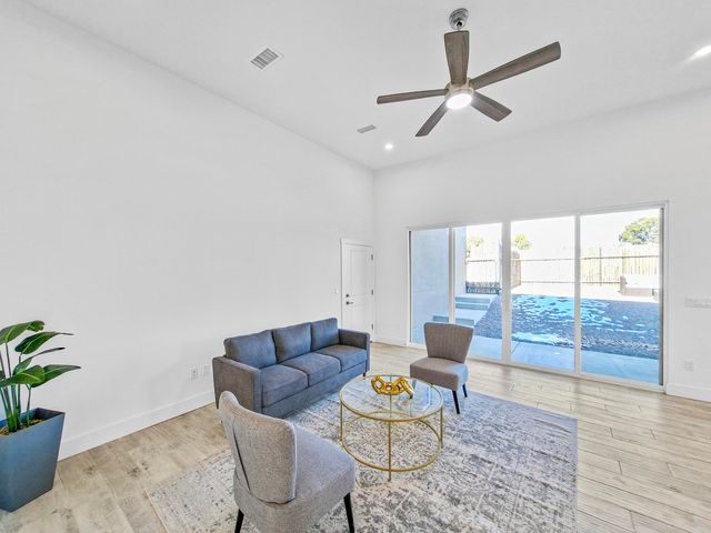 21 Flower Garland Road, Santa Fe, NM 87508