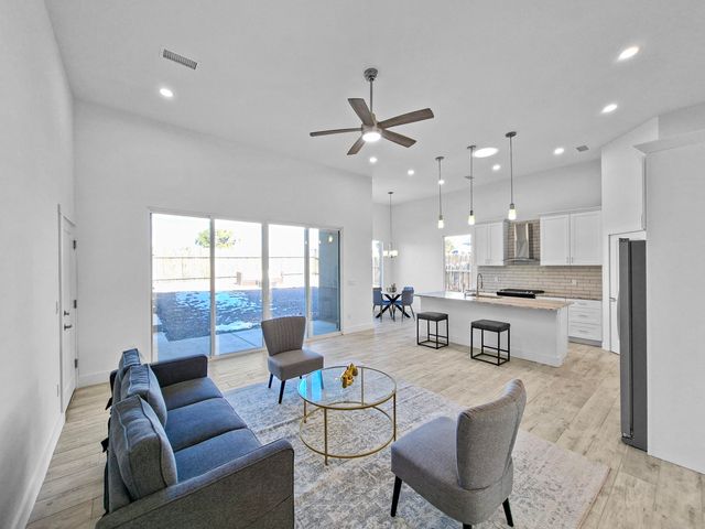 21 Flower Garland Road, Santa Fe, NM 87508