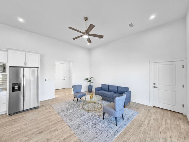 21 Flower Garland Road, Santa Fe, NM 87508