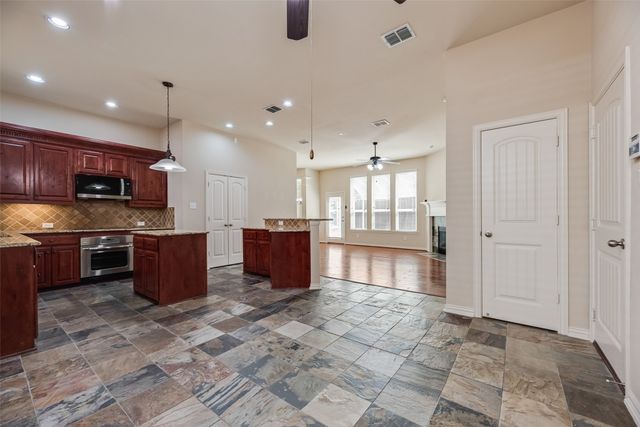 6897 Parker Creek Place, Frisco, TX 75034