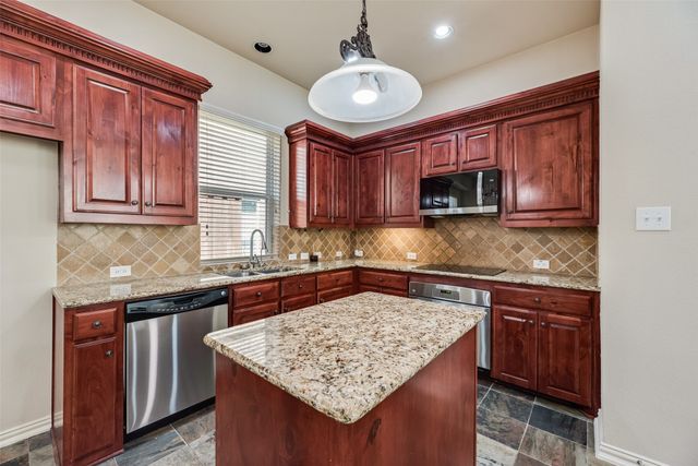 6897 Parker Creek Place, Frisco, TX 75034