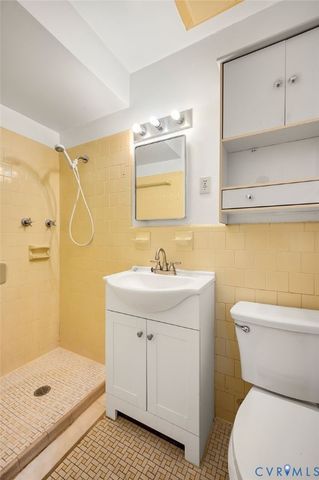 1105 Rossford Rd, Henrico, VA 23227