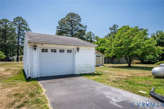 1105 Rossford Rd, Henrico, VA 23227