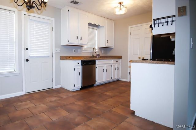 113 Kentucky Oaks ., Montgomery, AL 36117