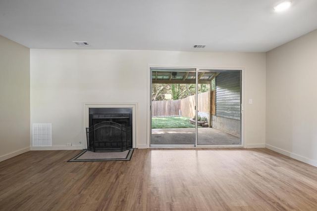 3561 Kennesaw Station Drive NW, Kennesaw, GA 30144