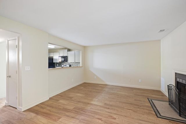 3561 Kennesaw Station Drive NW, Kennesaw, GA 30144