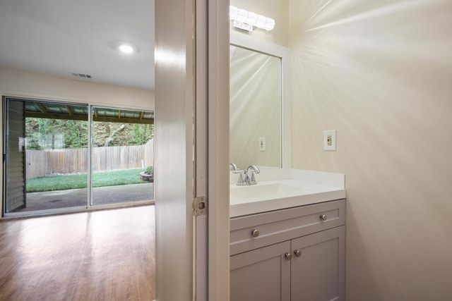 3561 Kennesaw Station Drive NW, Kennesaw, GA 30144