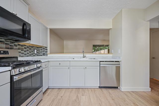 3561 Kennesaw Station Drive NW, Kennesaw, GA 30144