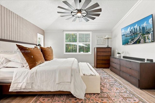 894 Spoonbill Circle, Weston, FL 33326