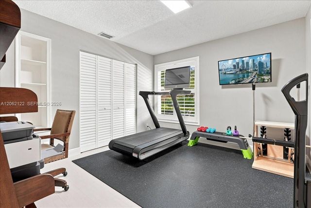 894 Spoonbill Circle, Weston, FL 33326