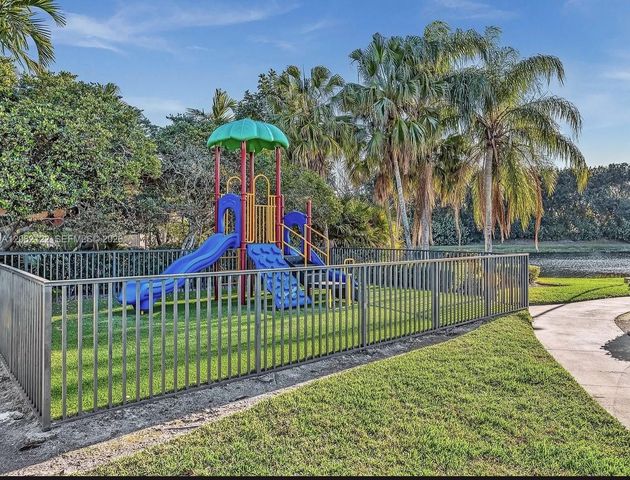 894 Spoonbill Circle, Weston, FL 33326