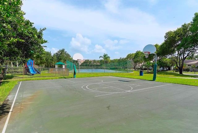894 Spoonbill Circle, Weston, FL 33326