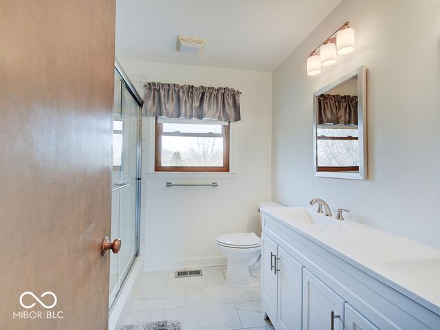 12723 Wembly Road, Carmel, IN 46033