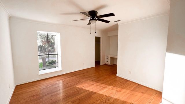 372 Robbins Drive, Houston, TX 77024