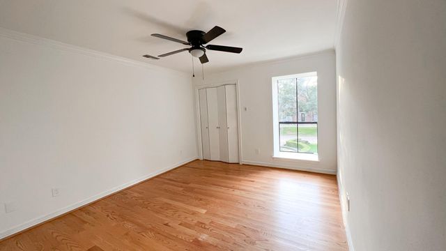 372 Robbins Drive, Houston, TX 77024