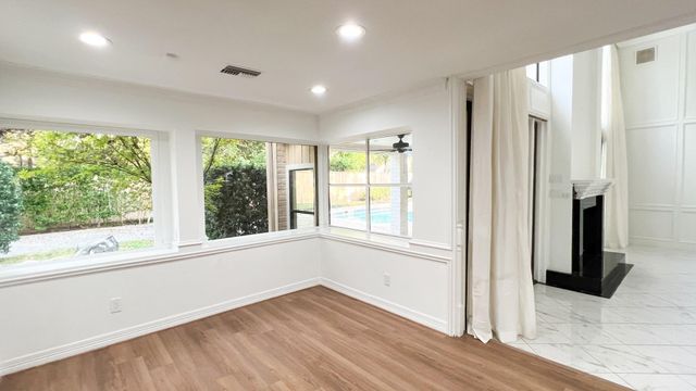 372 Robbins Drive, Houston, TX 77024