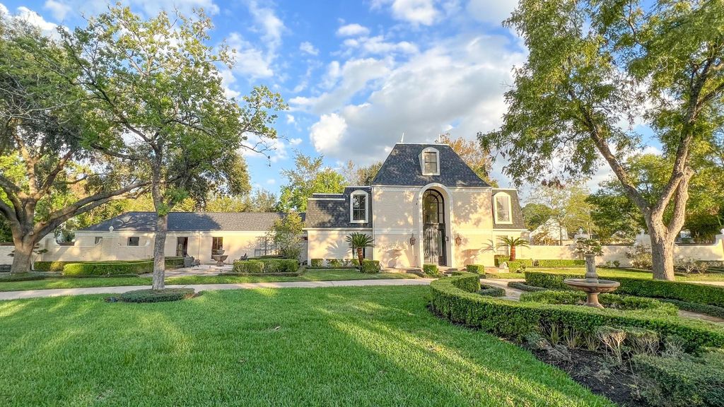 372 Robbins Drive, Houston, TX 77024