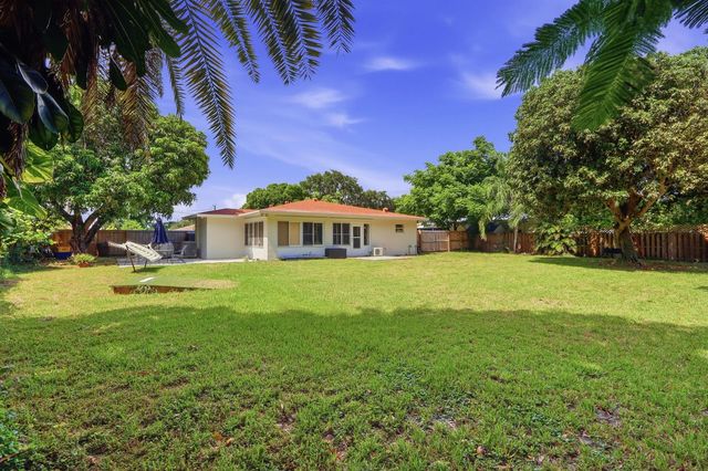1900 CARISSA Road, Lake Clarke Shores, FL 33406
