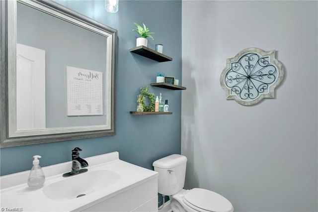 991 Beesons Field Drive, Kernersville, NC 27284