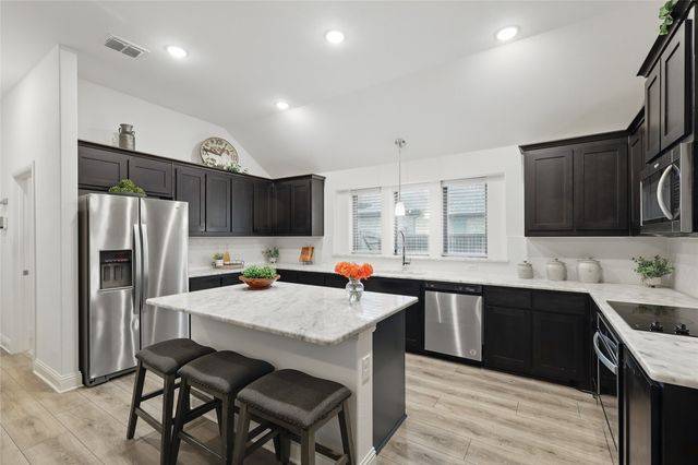 250 Wilmette Avenue, Oak Point, TX 75068