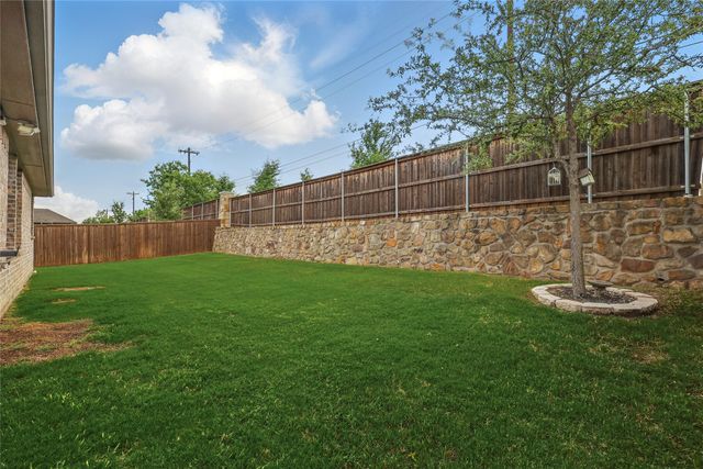250 Wilmette Avenue, Oak Point, TX 75068
