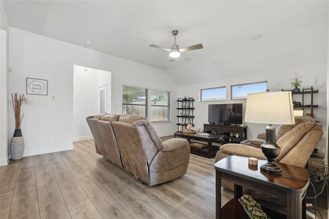 250 Wilmette Avenue, Oak Point, TX 75068