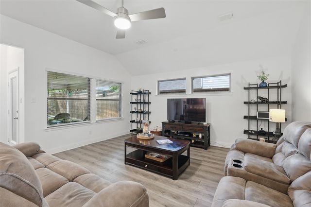 250 Wilmette Avenue, Oak Point, TX 75068