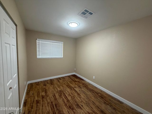 5810 W EARLL Drive, Phoenix, AZ 85031
