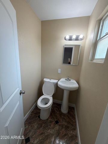 5810 W EARLL Drive, Phoenix, AZ 85031