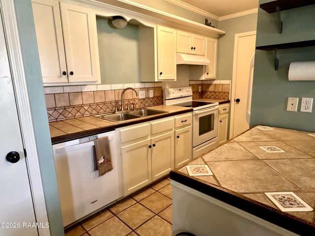 101 Sugar Creek Drive, Youngsville, LA 70592