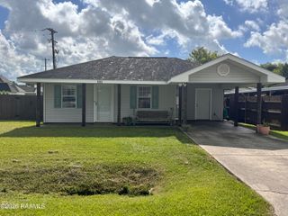 101 Sugar Creek Drive, Youngsville, LA 70592