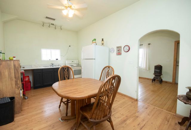 517 E Reinken Avenue, Belen, NM 87002