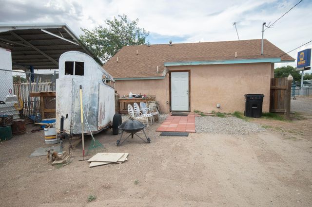 517 E Reinken Avenue, Belen, NM 87002