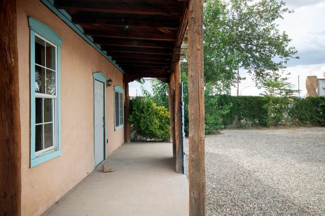517 E Reinken Avenue, Belen, NM 87002
