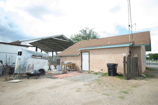 517 E Reinken Avenue, Belen, NM 87002