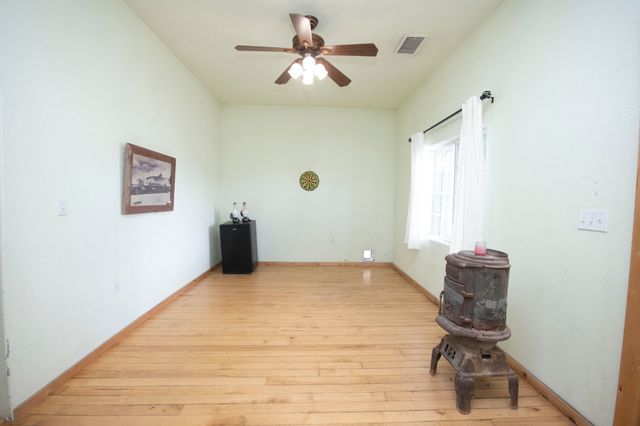 517 E Reinken Avenue, Belen, NM 87002