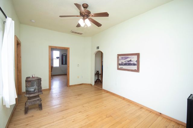 517 E Reinken Avenue, Belen, NM 87002