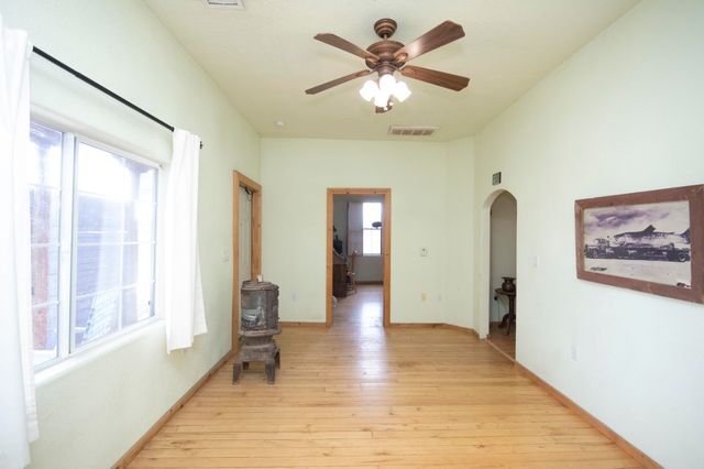 517 E Reinken Avenue, Belen, NM 87002