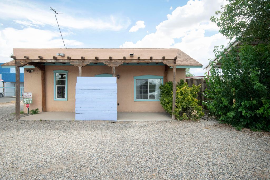 517 E Reinken Avenue, Belen, NM 87002